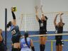 Jogadoras do Fênix comemoram a boa vitória