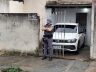 Veículo com placas adulteradas estava na garagem da casa