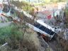 Tragédia iminente: ônibus despencou de um barranco no Jardim Gonzaga