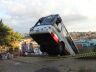 Tragédia iminente: ônibus despencou de um barranco no Jardim Gonzaga