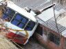 Tragédia iminente: ônibus despencou de um barranco no Jardim Gonzaga