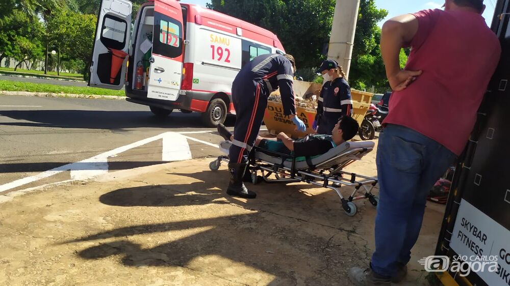 Motorista Avança O Pare Provoca Acidente E Motociclista Atinge Caçamba No Santa Felícia São 