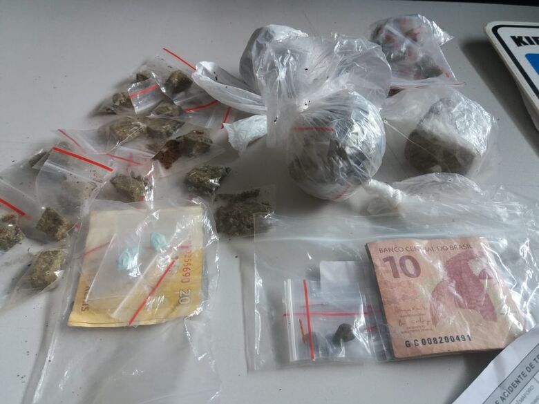 Droga foi localizada em terreno - Crédito: Maycon Maximino
