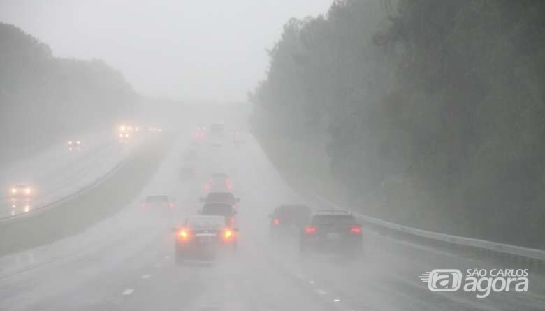 Chuva na estrada requer mais atenção dos motoristas - Crédito: divulgação