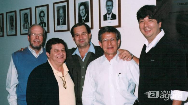 Posse da diretoria em 2007: Juquita (2º à esquerda) faleceu domingo, 24 de janeiro - Crédito: Divulgação