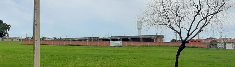 Construção de nova creche no Antonio Moreira em Ibaté está acelerada -