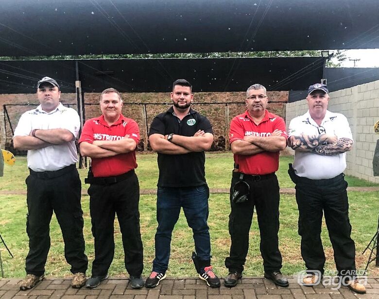 Nova equipe: Da esquerda para a direita:Voile Monitor, Petrucelli Instrutor, Lucio Valenti Instrutor Coordenador, Davi Costa Instrutor, Giba Monitor - Crédito: divulgação