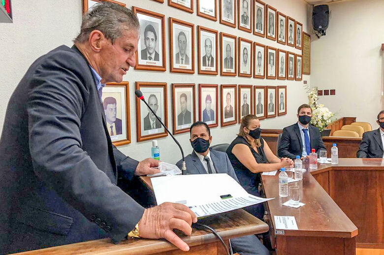 Zé Parella e Ivani tomam posse na Câmara Municipal - Crédito: Divulgação