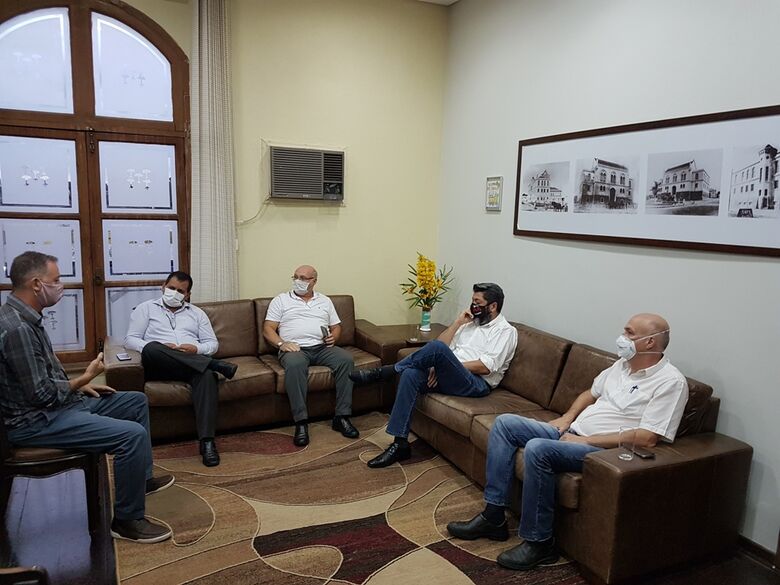 Reunião na Sala da Presidência da Câmara: Legislativo e Ciesp unidos pelo desenvolvimento de São Carlos - Crédito: Divulgação