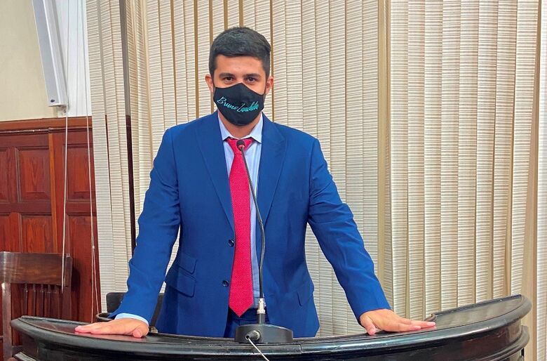 Bruno Zancheta na tribuna da Câmara: vereador presidirá Comissão de Direitos da Pessoa com Deficiência - Crédito: divulgação