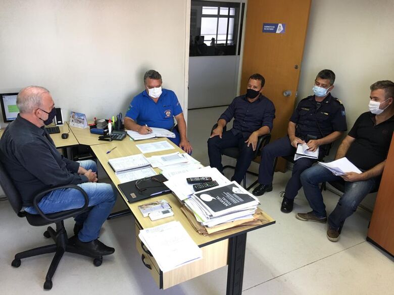 Vice-prefeito visita secretarias e recepciona novos secretários - Crédito: Divulgação