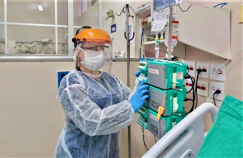 Hospitais públicos e particulares estão sobrecarregados - Crédito: Divulgação