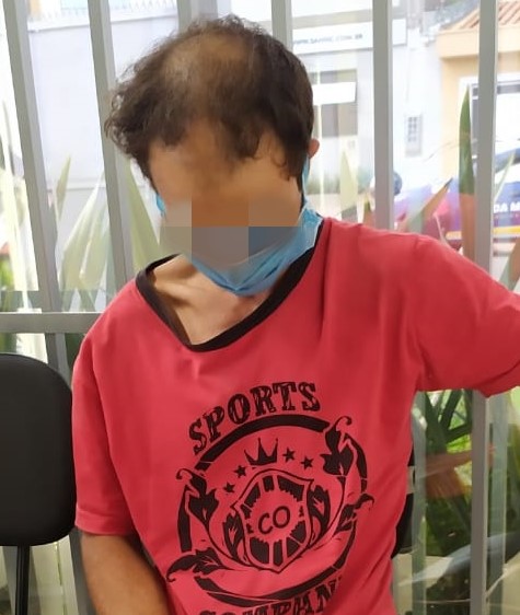 R.R.G.S. teve uma péssima ideia após furtar a casa: sair pela porta da frente... - Crédito: Maycon Maximino