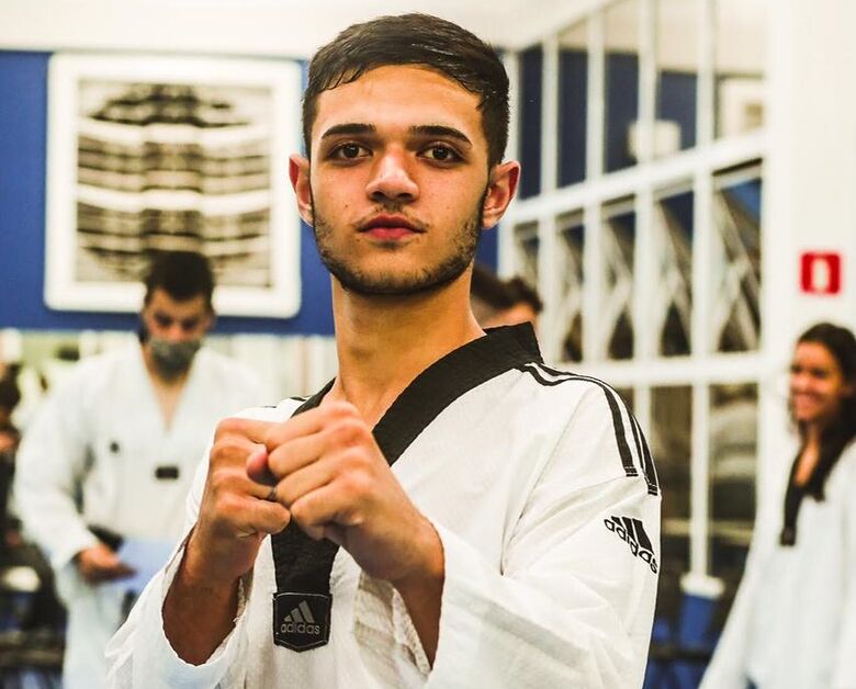 Denzel treina para a temporada e busca recursos para disputar torneios - Crédito: Divulgação