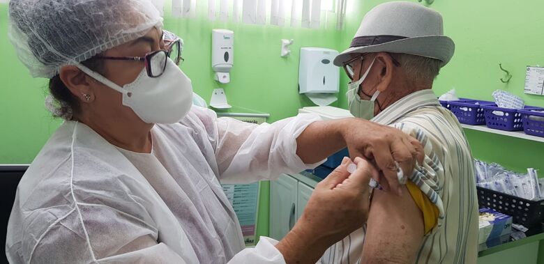 Vacinação em idosos é suspensa em São Carlos - Crédito: divulgação/PMSC