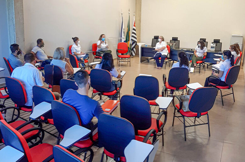 Objetivo do encontro foi articular e organizar o fluxo de atendimento que será adotado pelo município - Crédito: Divulgação/PMI