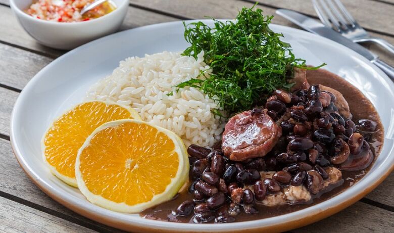 Paróquia de São Cristovão promove feijoada drive-thru neste domingo (21) - Crédito: reprodução/internet