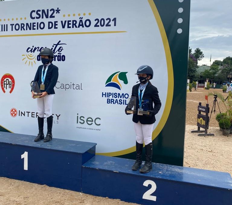 Luiza comemora: vice-campeã em sua primeira participação na temporada - Crédito: Divulgação