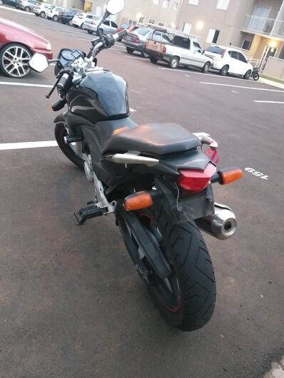 Proprietário pede ajuda para localizar a placa que caiu de sua moto -