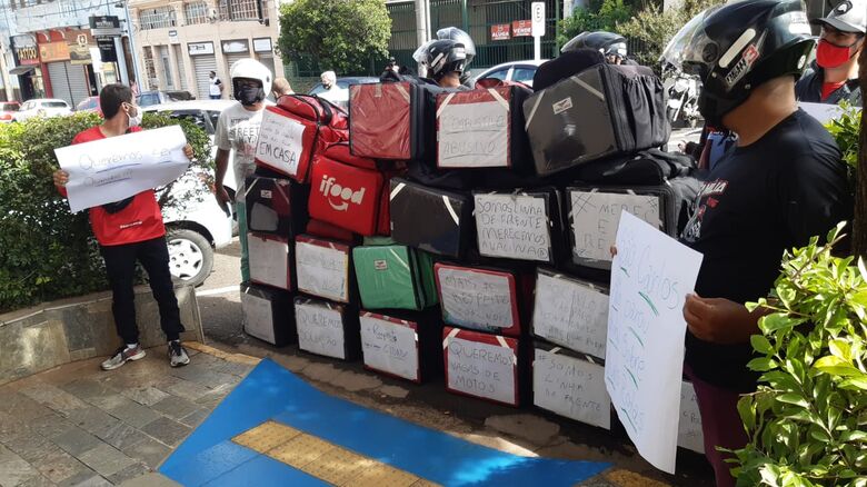 Entregadores fazem protesto nas ruas de São Carlos - Crédito: divulgação