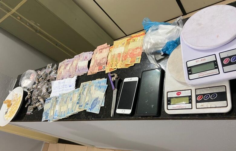 A droga apreendida pela Força Tática em casa no Pacaembu - Crédito: divulgação