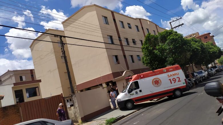 Samu chegando ao local onde ocorreu o fato - Crédito: Maycon Maximino