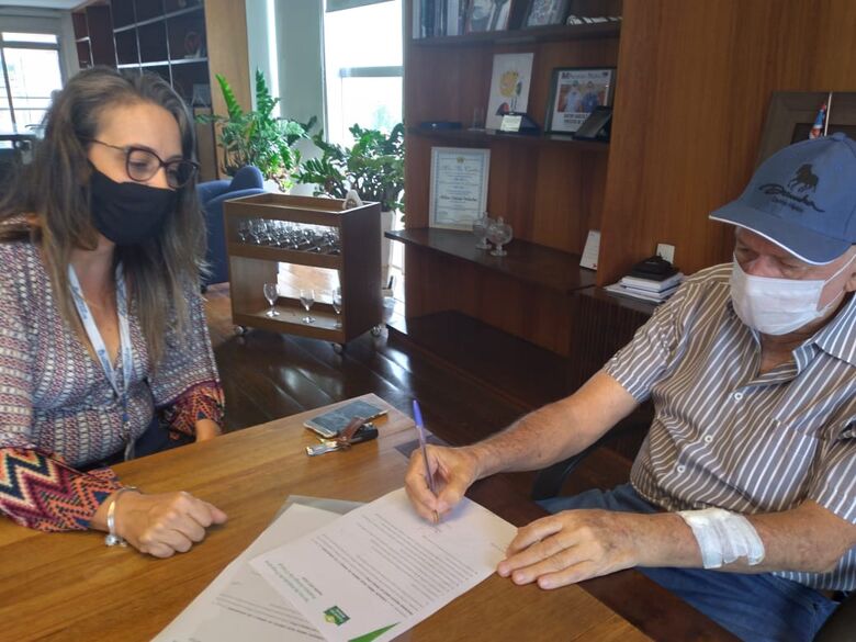 “Os objetivos centrais do programa são mobilizar, valorizar e assessorar tecnicamente os prefeitos”, disse Ana Beatriz após reunião com Garcia - Crédito: Divulgação