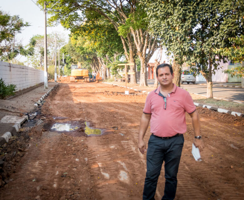 “O Saae precisa urgentemente concluir essa pavimentação”, enfatiza o vereador - Crédito: Divulgação