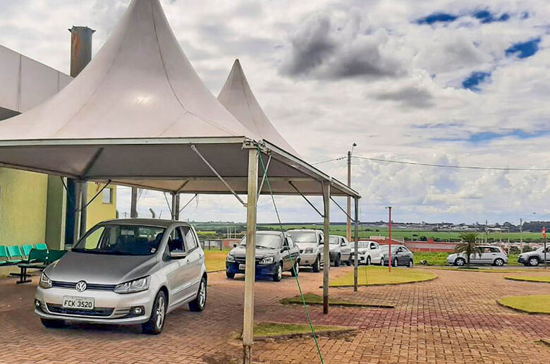 Vacinação drive-thru em Ibaté - Crédito: divulgação