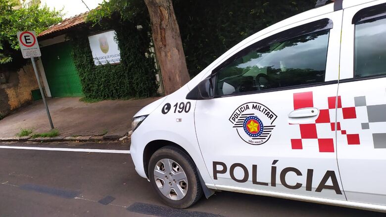 Homem é preso após agredir ex-mulher em Ibaté -