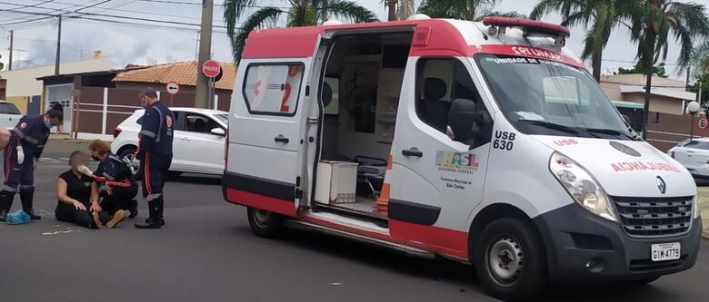 Motociclista sofreu ferimentos no rosto: foi encaminhada à Santa Casa - Crédito: Maycon Maximino