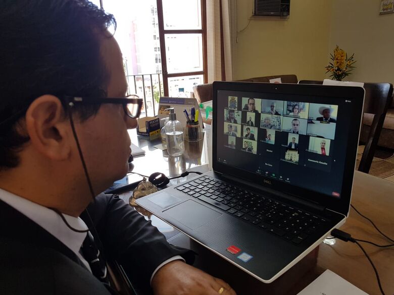 Em sessão virtual, vereadores voltam a debater com fervor o tratamento precoce - Crédito: Divulgação