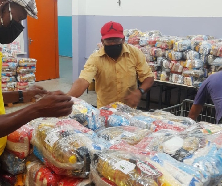 Kit alimentação é entregue em escola no Cidade Aracy - Crédito: divulgação/PMSC