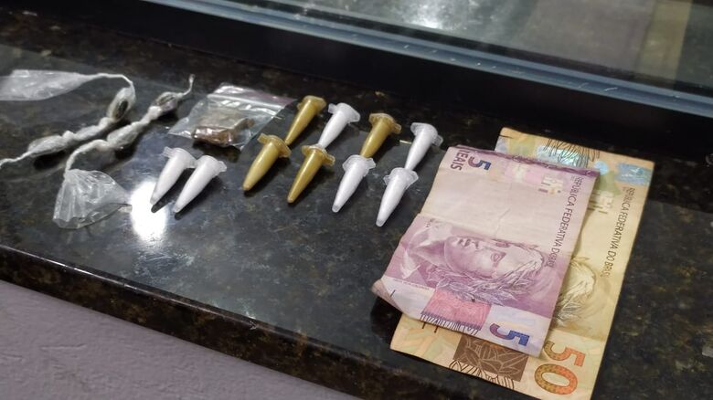 Após denúncias, PM localiza drogas em residência no Santa Angelina - Crédito: Maycon Maximino