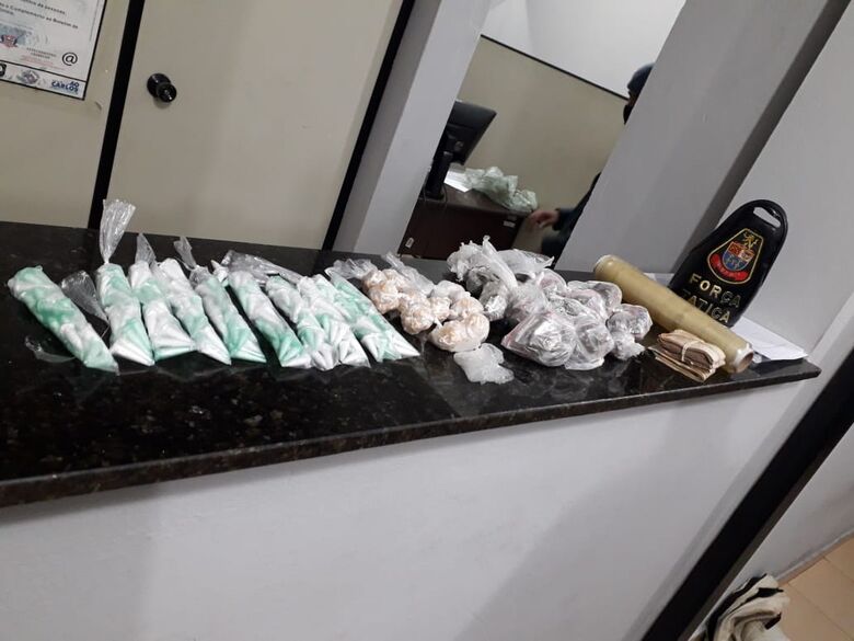 A droga que foi apreendida pela PM durante a prisão do acusado - Crédito: divulgação/PM