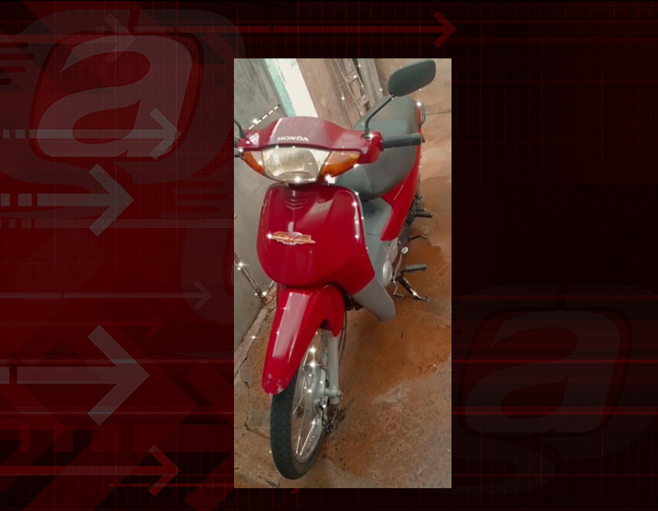 Motoneta estava estacionada no centro - Crédito: divulgação