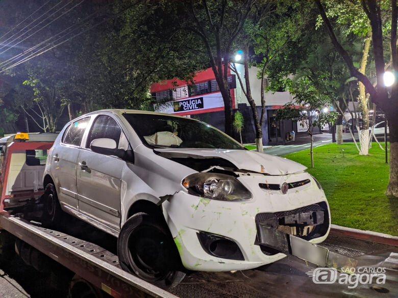 Carro onde estava o motorista acusado de embriaguez ficou destruído - Crédito: Maycon Maximino