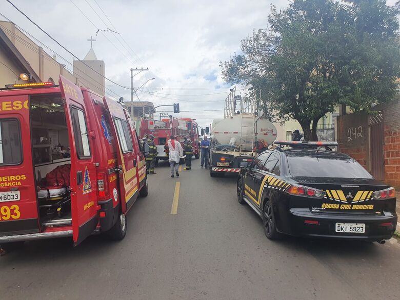 Homem ateou fogo na própria residência e desmaiou em seguida - Crédito: Divulgação