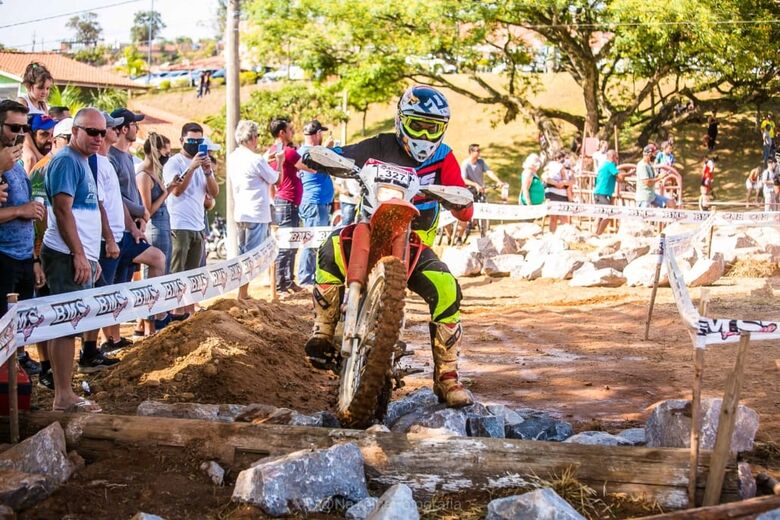 Kauan é vice-campeão de enduro de motos: são-carlense brilhou em sua temporada de estreia - Crédito: Divulgação