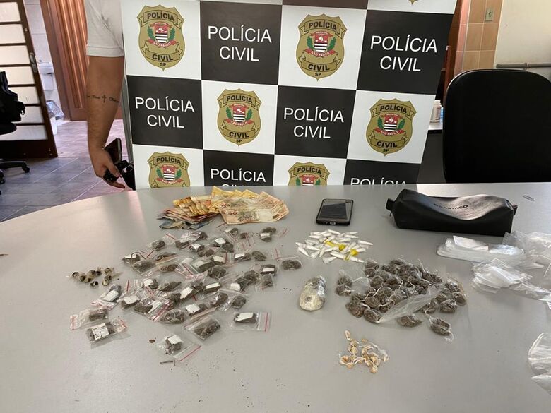 Jovem é preso por tráfico na Vila Costa do Sol -