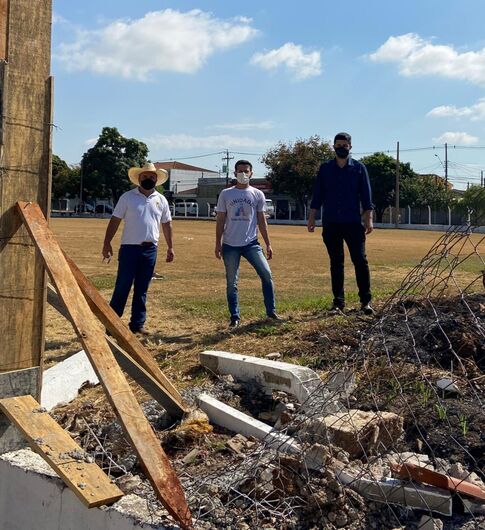 Vereadores questionam gastos para reforma de campo de futebol no Jardim Paulistano - Crédito: divulgação