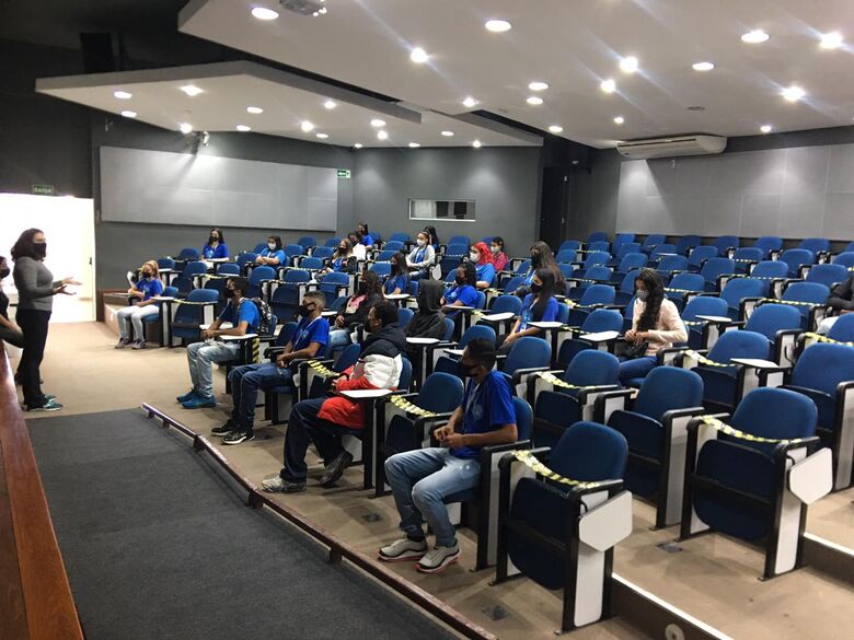 Prefeitura contrata jovens aprendizes que vão atuar em diversas funções - Crédito: divulgação