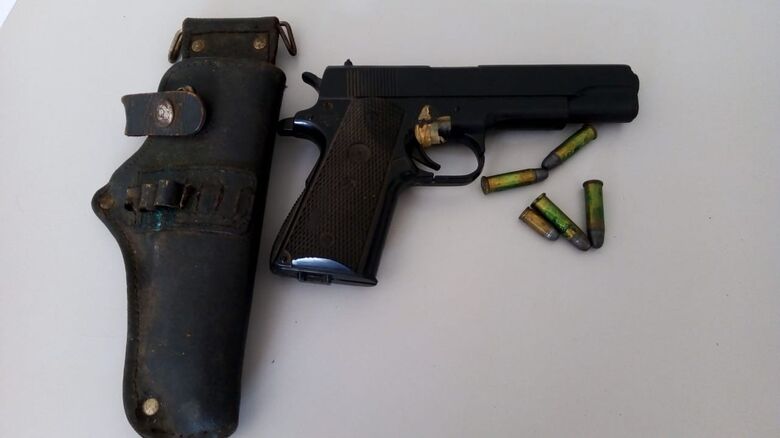 Polícia Civil realiza apreensão de armas e drogas em Ibaté - Crédito: divulgação