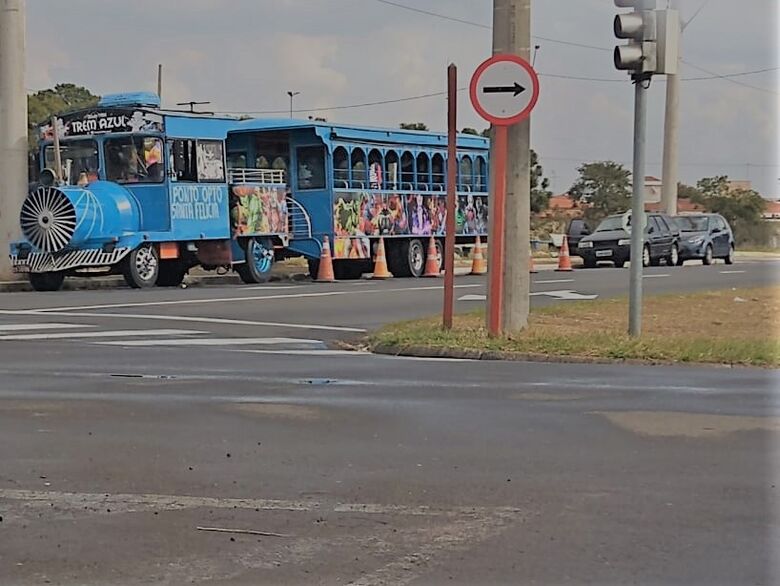 Força-tarefa notifica proprietário do trenzinho azul a encerrar as atividades - Crédito: divulgação/PMSC