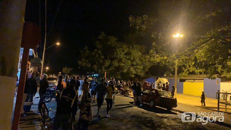 Centenas de jovens se aglomeram no Cruzado durante rave - Crédito: Divulgação