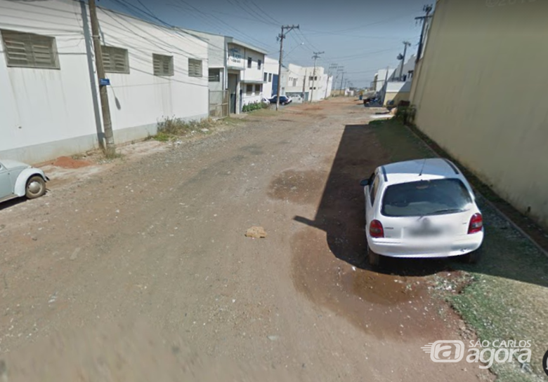 Ruas sem asfaltamento no bairro é problema que acumula mais de três décadas - Crédito: Divulgação