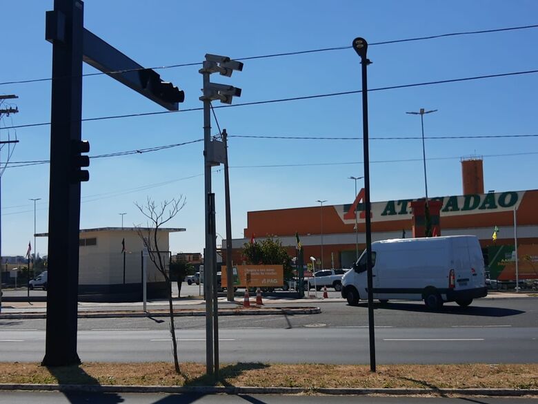 Radar instalado em frente ao Atacadão - Crédito: divulgação