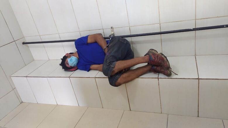 Suspeito após furtar celular foi detido pela PM e recolhido ao centro de triagem - Crédito: Maycon Maximino