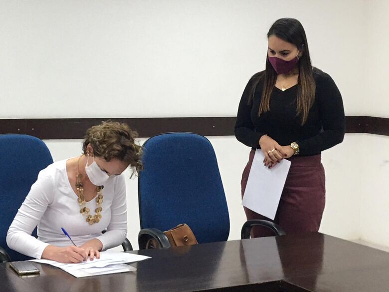 Ato oficial, seguindo protocolos de segurança, aconteceu na “Sala dos Prefeitos”, no Paço Municipal - Crédito: Divulgação