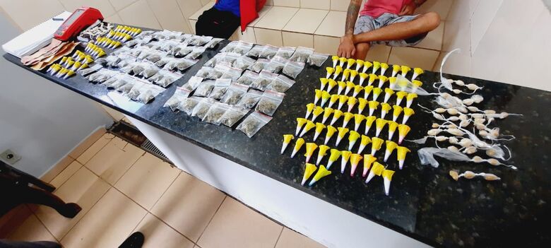 A droga que estava em poder do suspeito no Cidade Aracy 2 - Crédito: Maycon Maximino